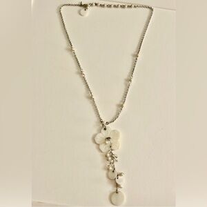 Necklace Avon Mother of Pearl flower, faux Pearls & Crystals. 18” w 3” drop